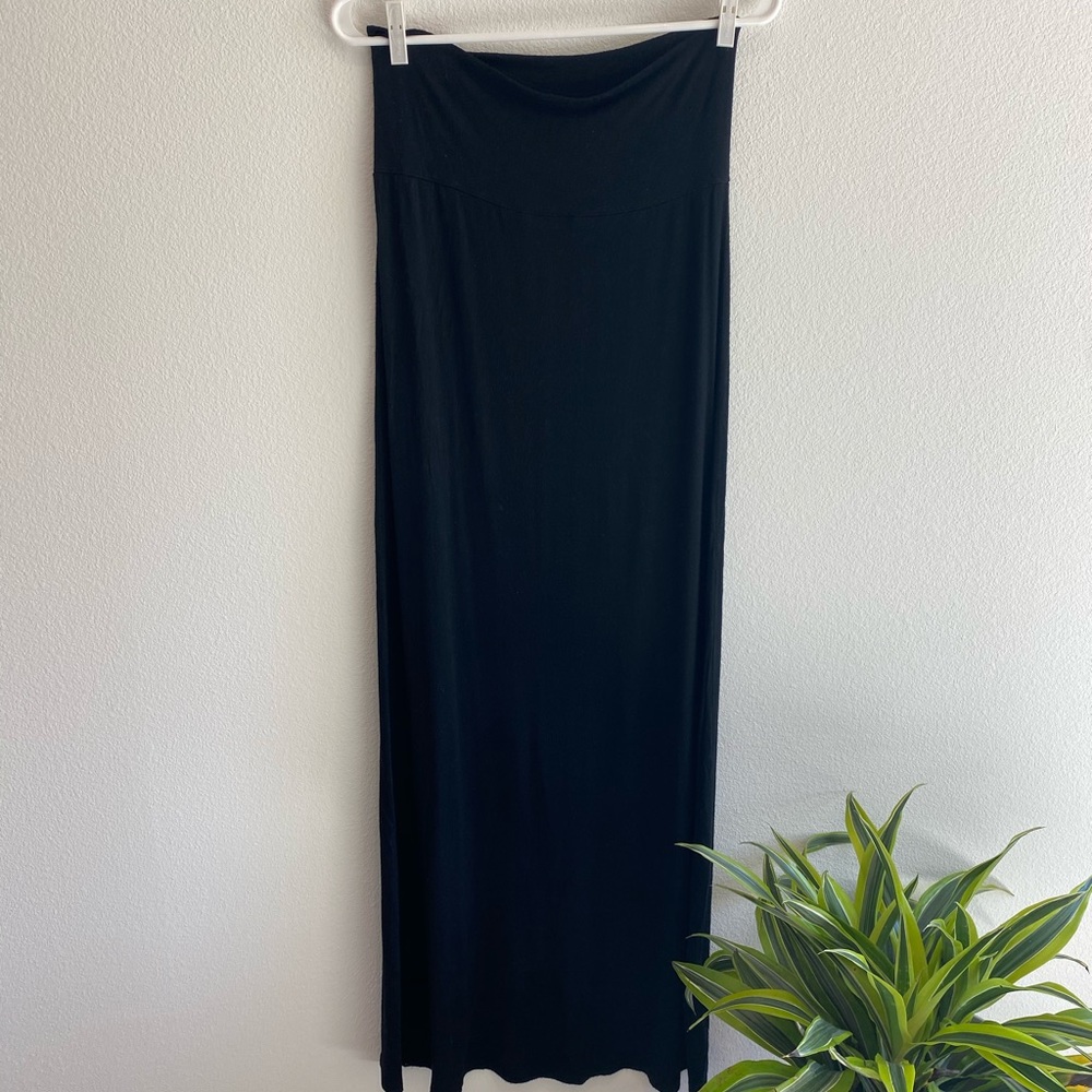 Long black maxi skirt